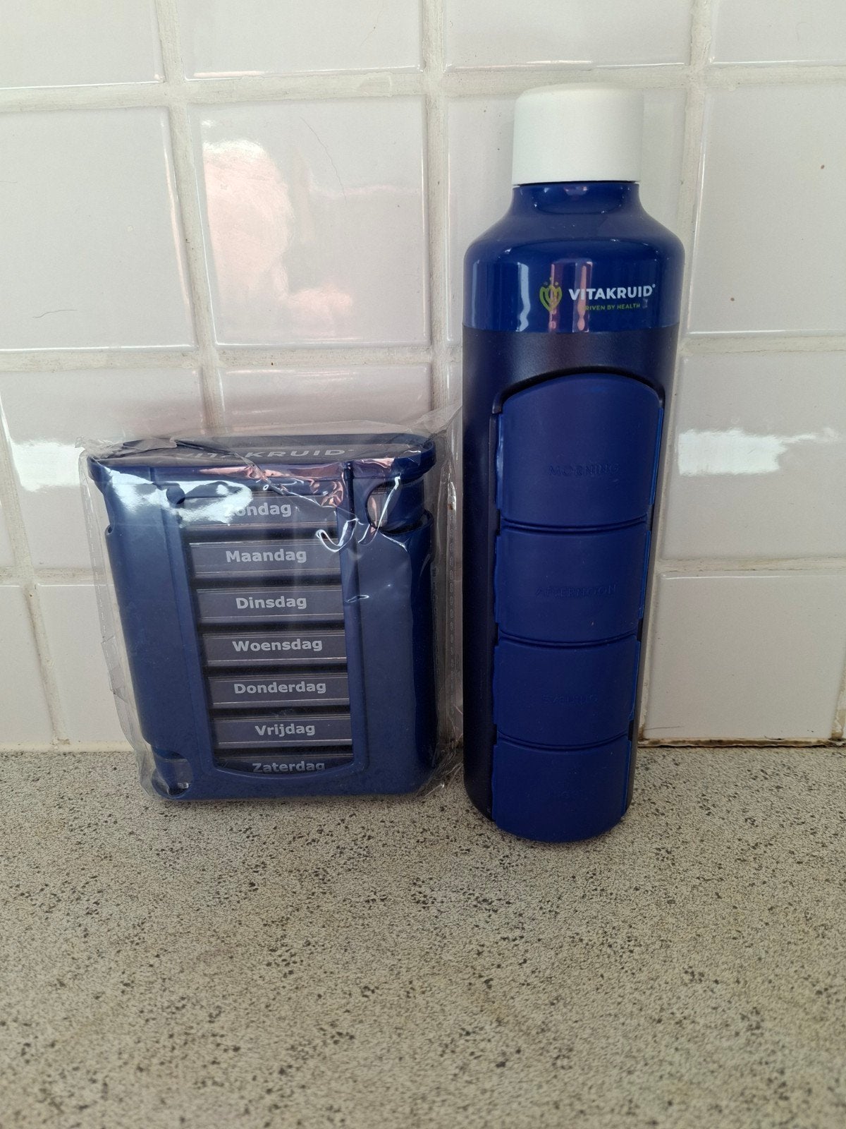 Pillendoos en -fles (ongebruikt), Diversen, Verpleegmiddelen, Ophalen of Verzenden, Nieuw