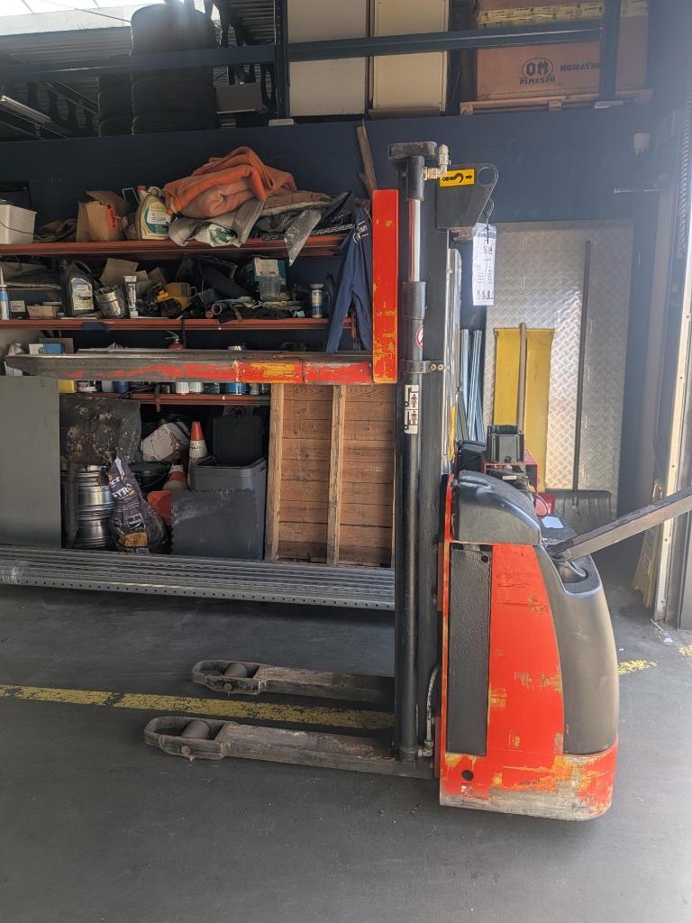 disselboom stapelaar, Stapelaar, Caterpillar, Ophalen of Verzenden, 1000 tot 2000 kg