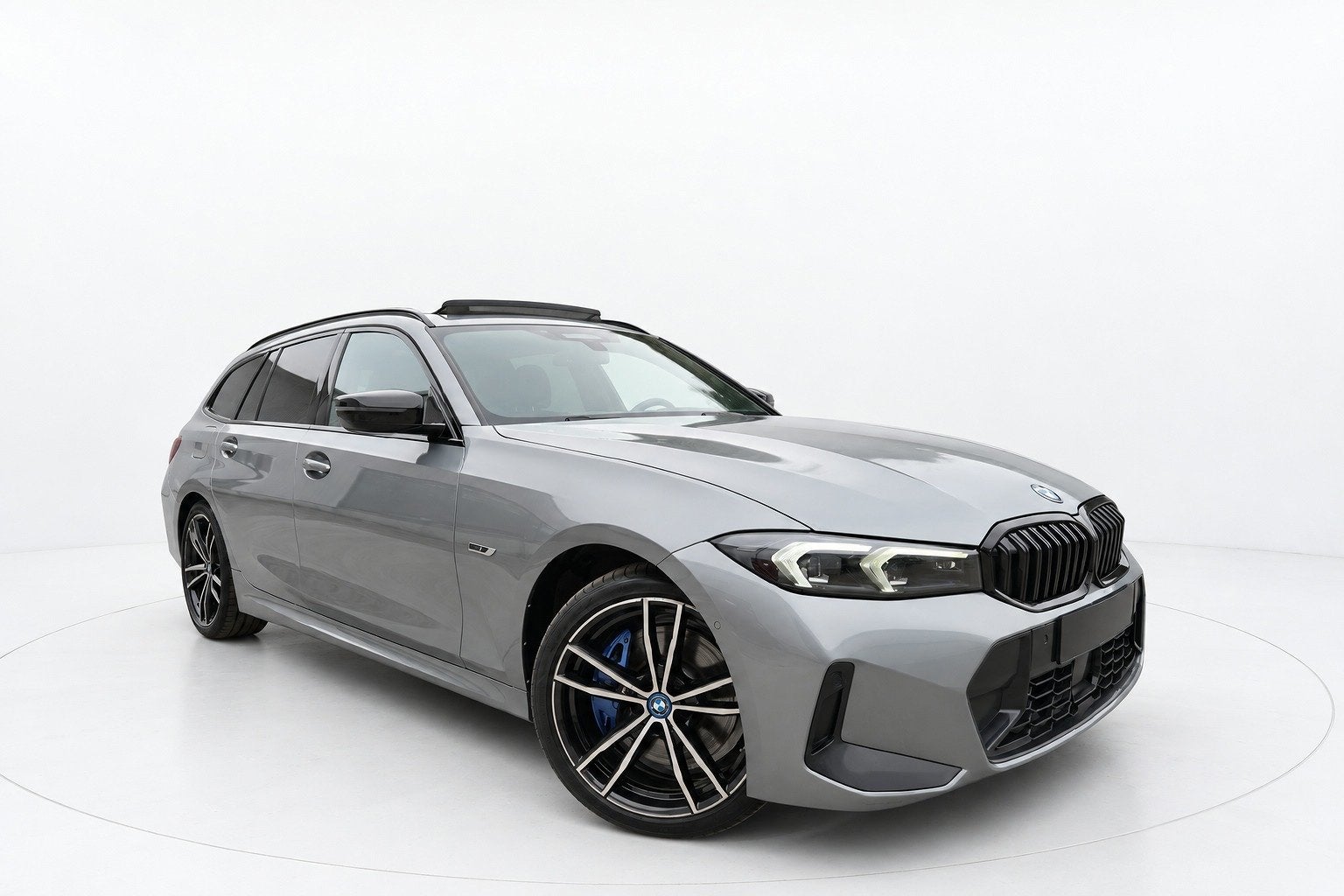 BMW 3-serie Touring 330e M SPORT PANO SFEER CAM HEAD UP, Gebruikt, 4 cilinders, Hybride Elektrisch/Benzine, 3-Serie