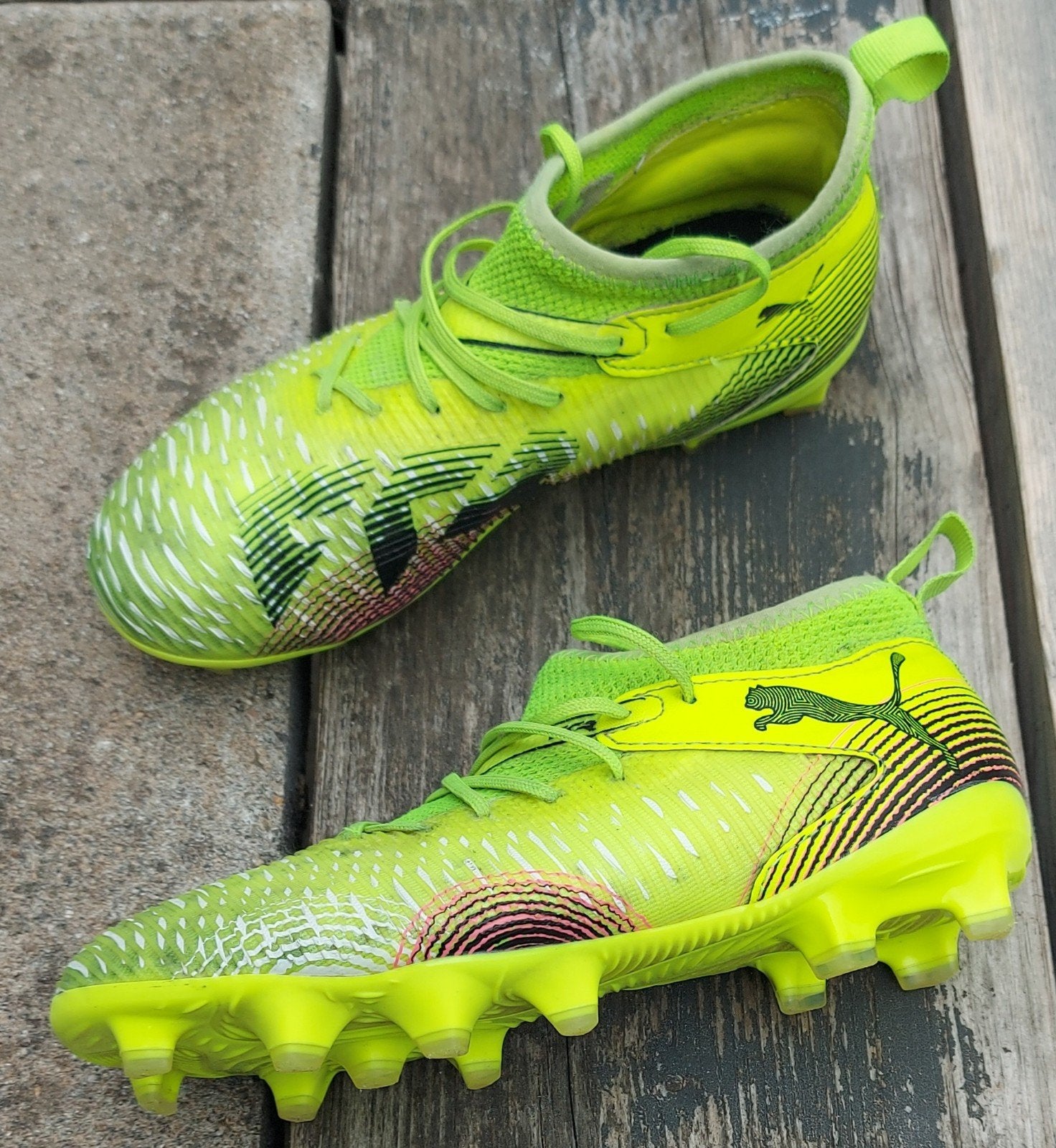 PUMA Voetbalschoenen Maat 34 - Fluorescerend Geel, Ophalen of Verzenden, Gebruikt, Schoenen