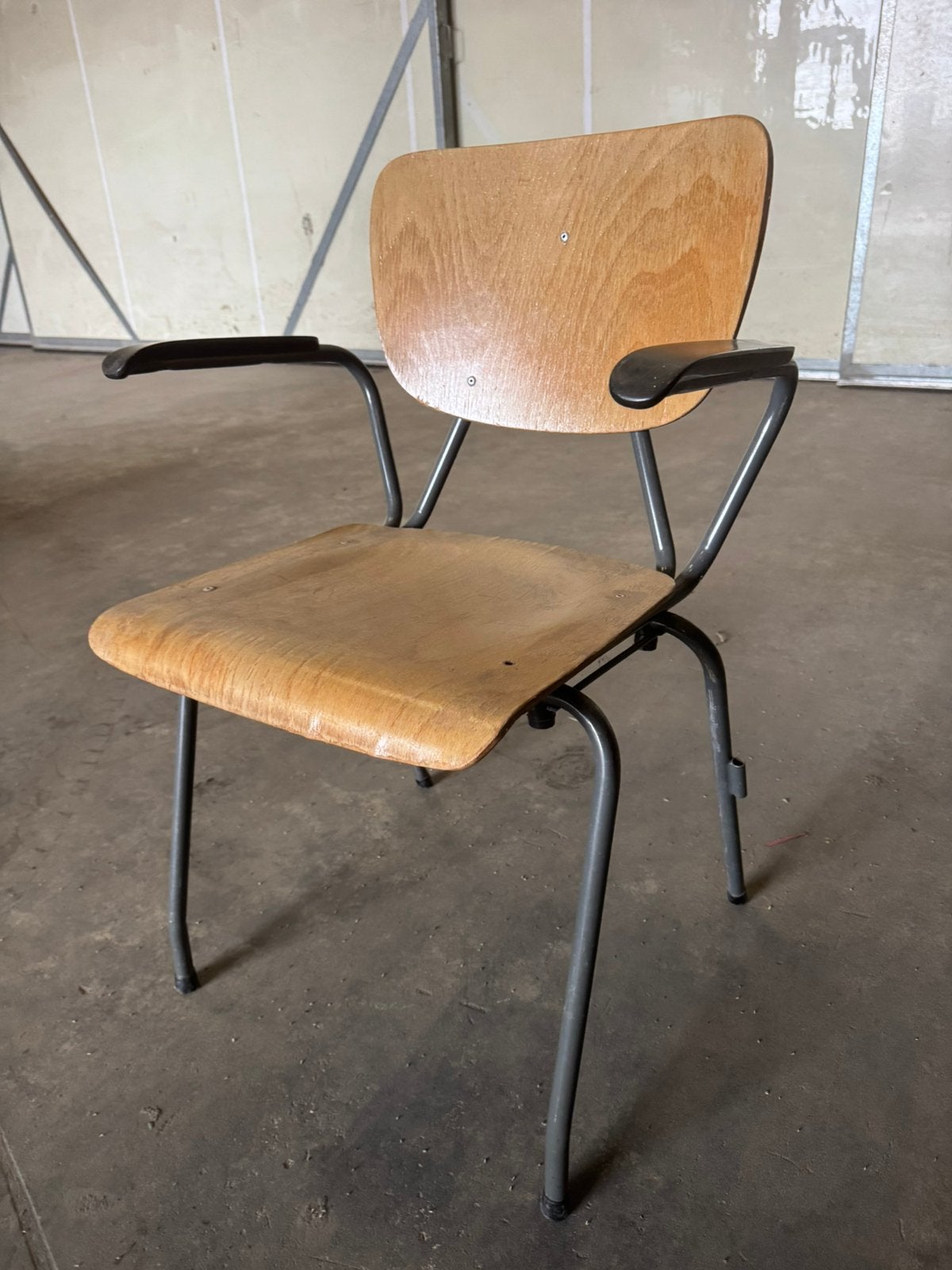 10 retro Gispen stoelen met leuning, Ophalen, Gebruikt, Bruin, Vijf, Zes of meer stoelen