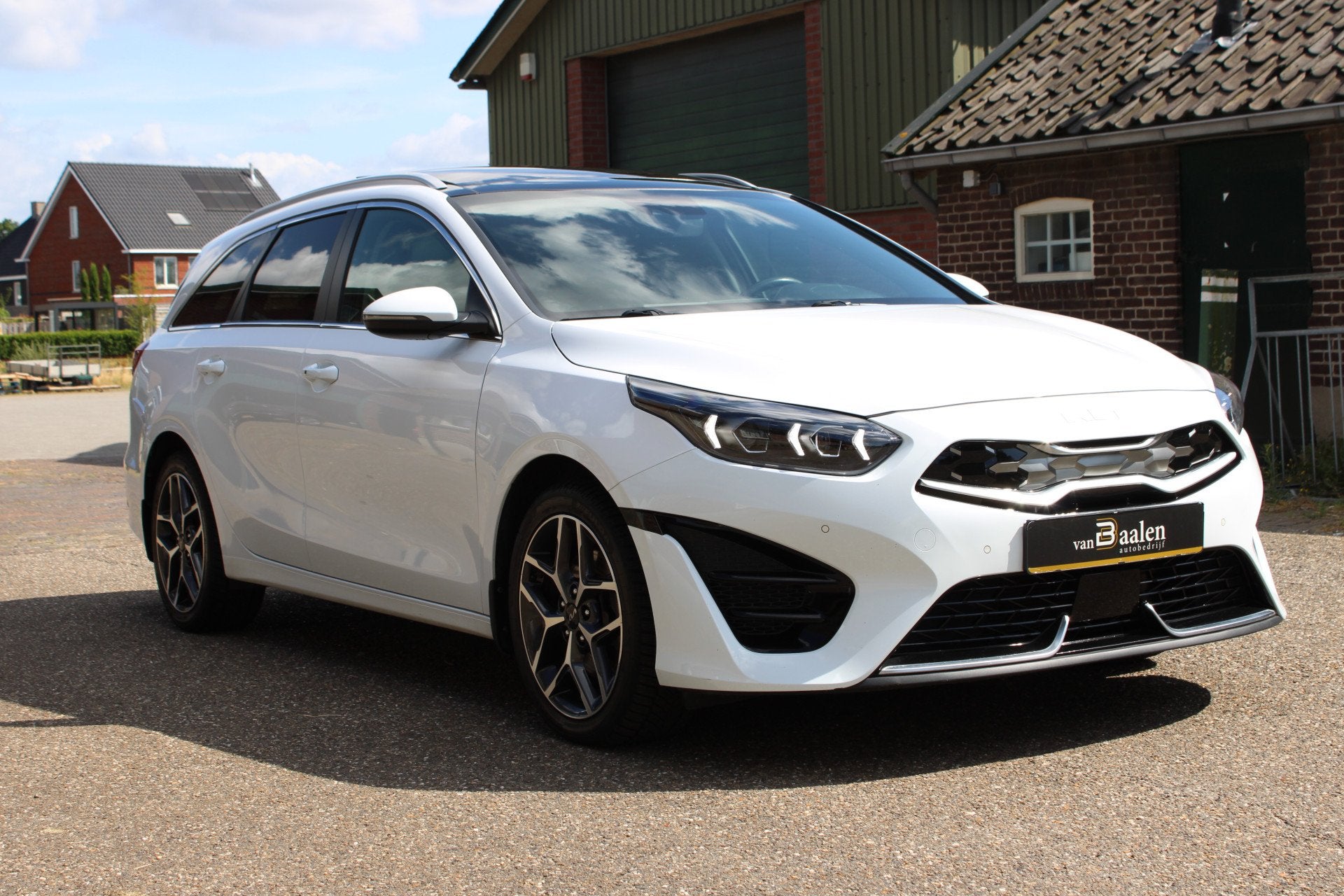 Kia Ceed Sportswagon 1.6 GDI PHEV PREMIUM NW TYPE PANO LEER, Auto's, Dealer onderhouden, Automatische klimaatregeling, Gebruikt