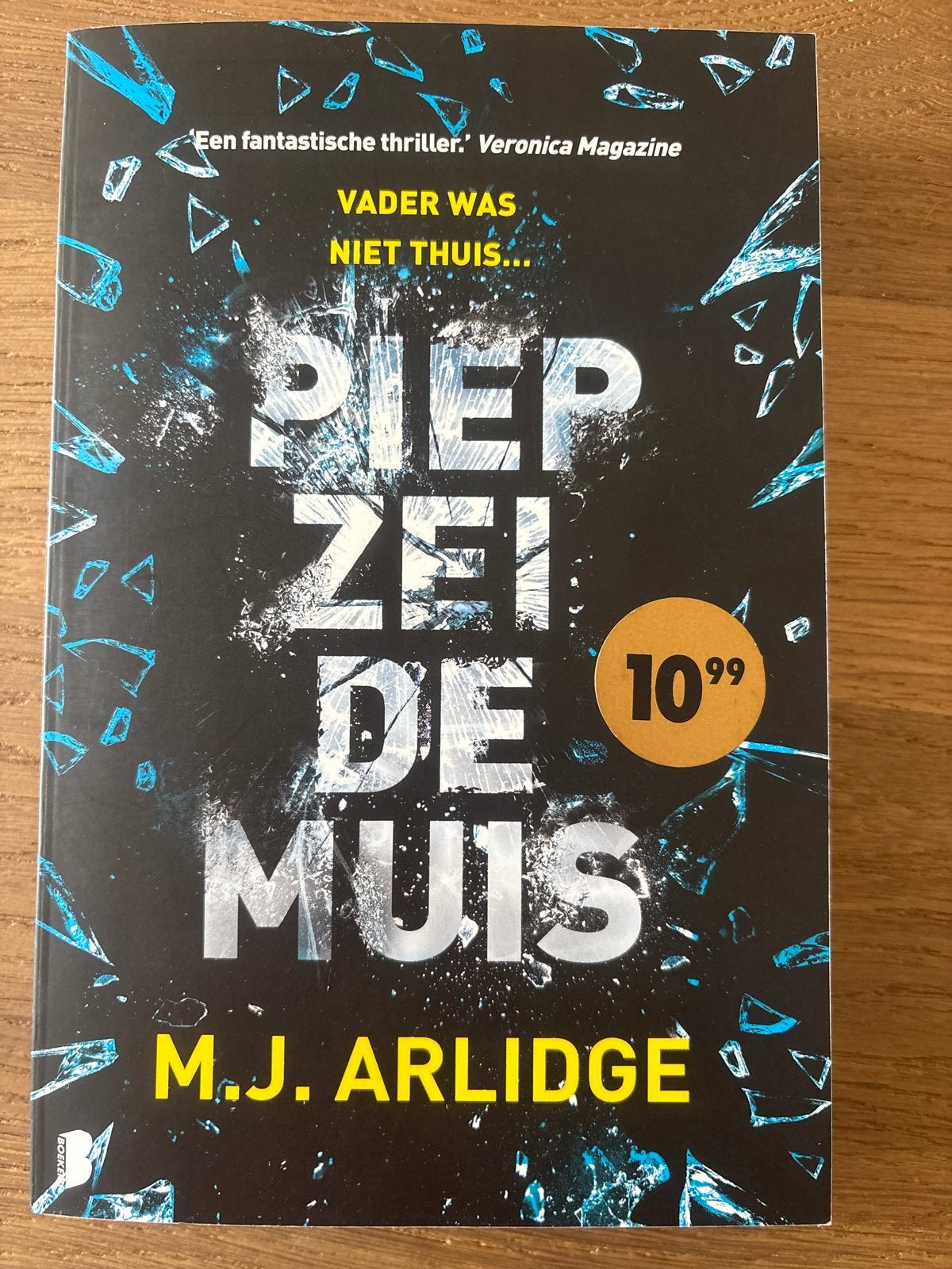 Piep zei de muis - M.J. Arlidge (Thriller), Boeken, Thrillers, Ophalen of Verzenden, Zo goed als nieuw, Europa overig