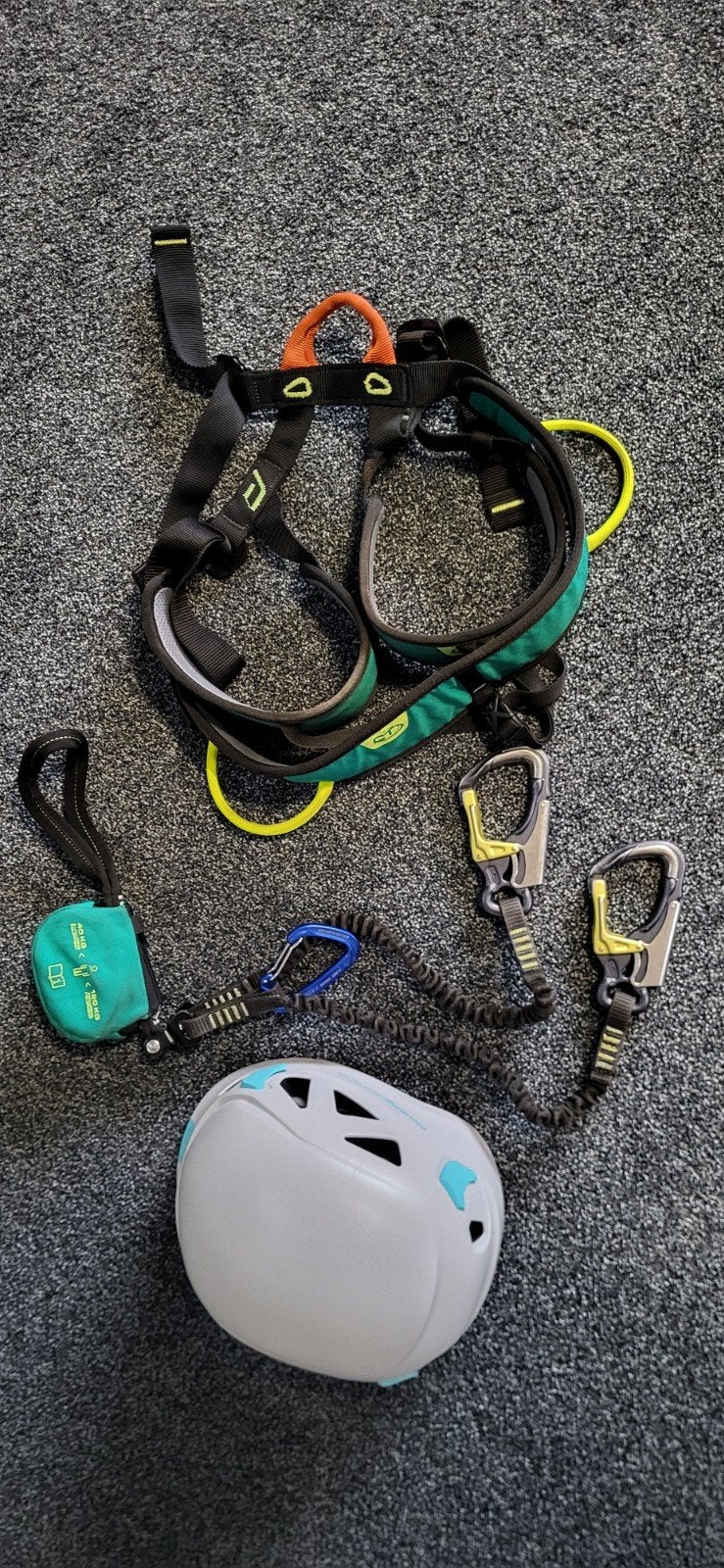 Te huur: Klettersteigset / Via Ferrata Set, Sport en Fitness, Klimsport, Ophalen of Verzenden, Zo goed als nieuw, Klimsport-accessoire