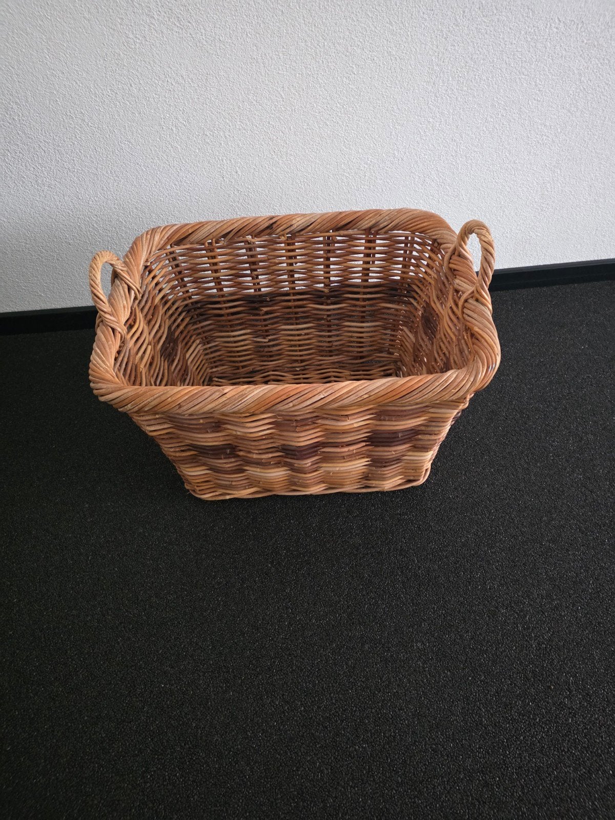 Mooie rieten mand met handvatten, Ophalen, Gebruikt, Mand, Riet