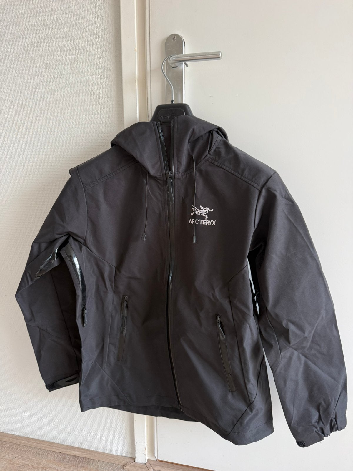 ARC’TERYX Jacket, Ophalen of Verzenden, Zo goed als nieuw, Maat 52/54 (L), Zwart