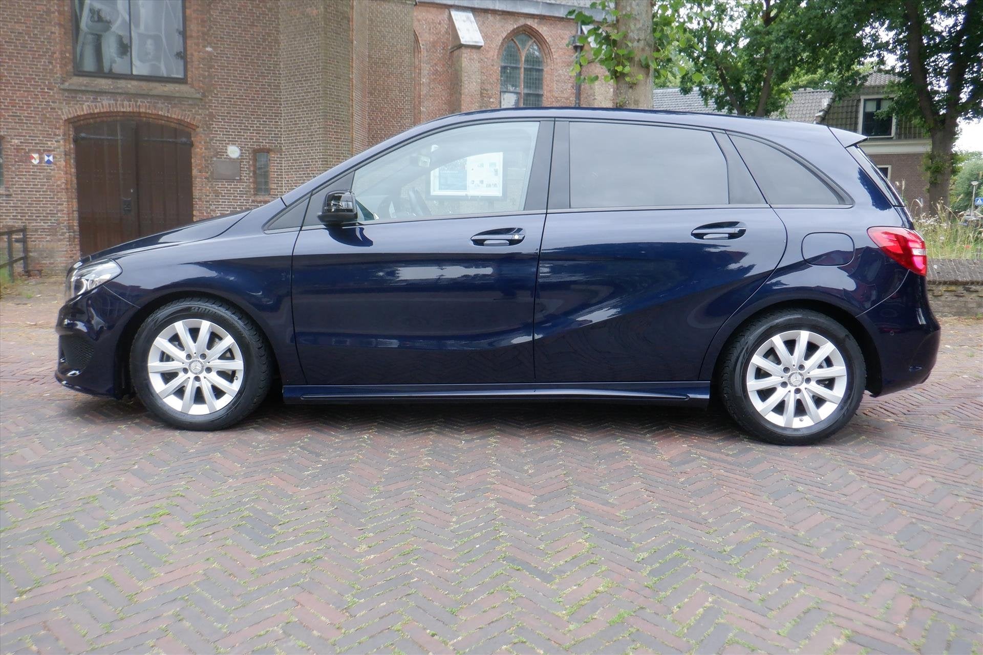 Mercedes B-Klasse B180 AMG PAN.DAK - 39.000 KM - NEDERLAUTO, Auto's, Mercedes-Benz, 12 maanden, 1325 kg, Gebruikt, 4 cilinders