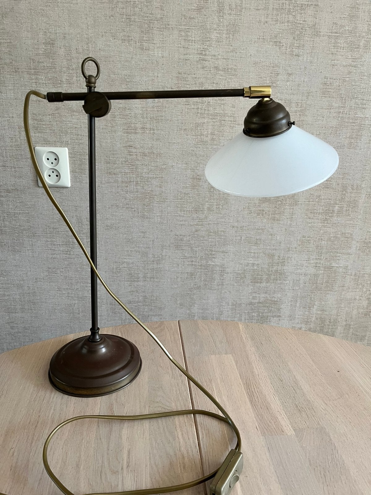Vintage tafellamp/bureaulamp met opaline glazen kap, Ophalen