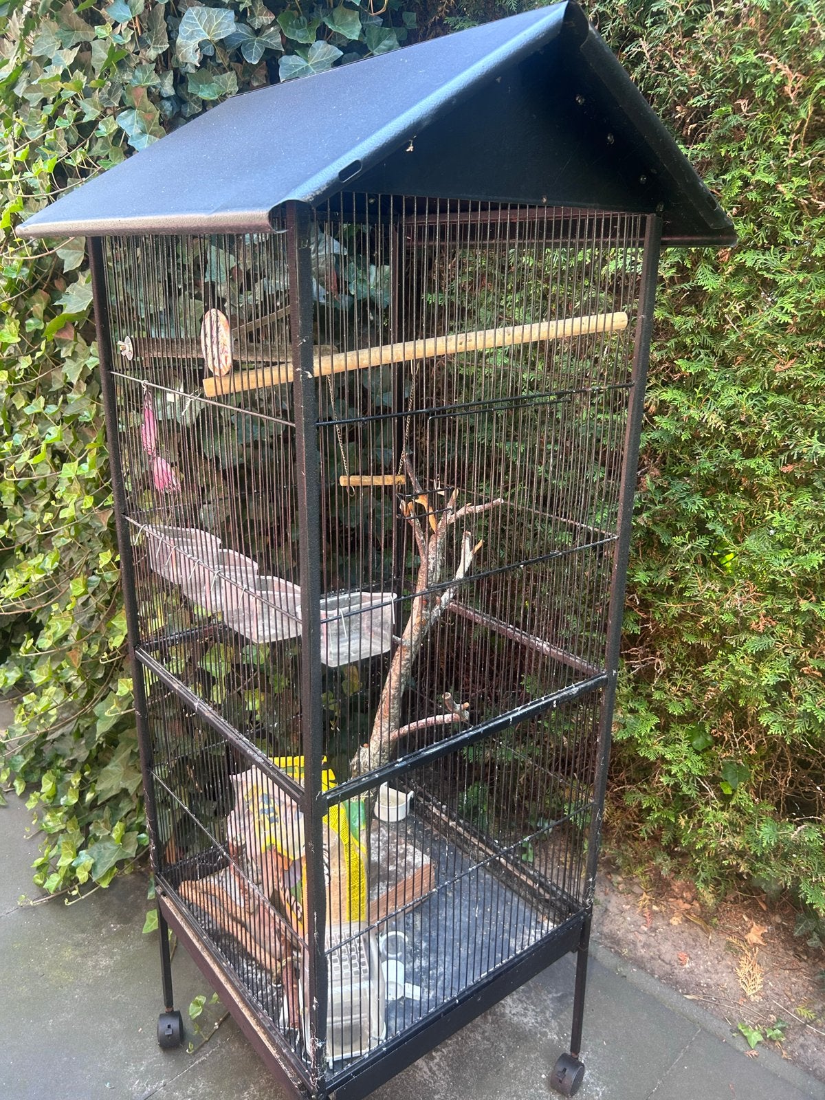 Mooie grote vogelkooi met toebehoren, Dieren en Toebehoren, Vogels | Hokken en Kooien, Ophalen, Gebruikt, Metaal, Vogelkooi