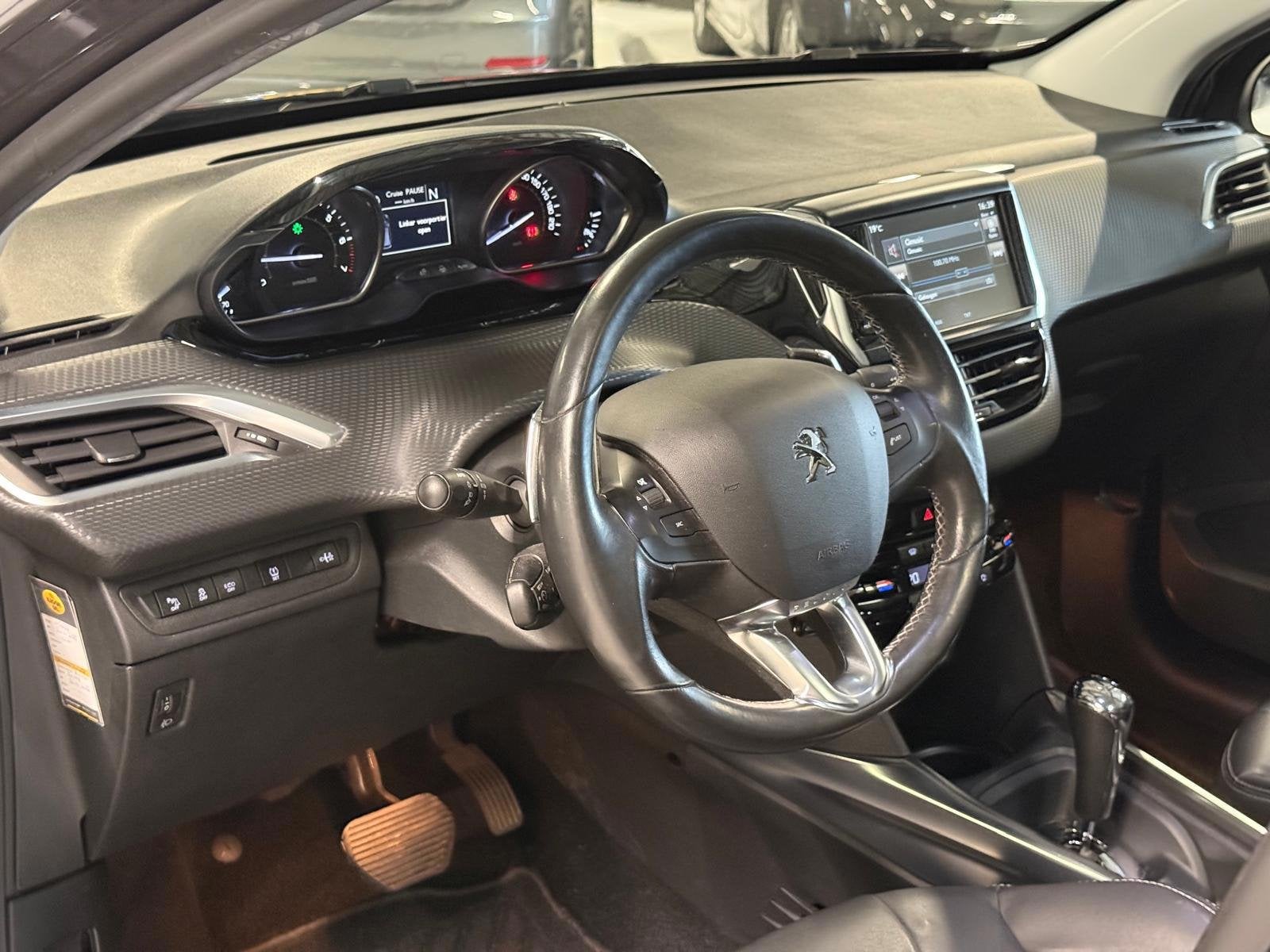 Peugeot 2008 1.2 PureTech Allure Automaat|Trekhaak!, Auto's, Dealer onderhouden, 450 kg, 1199 cc, 82 pk