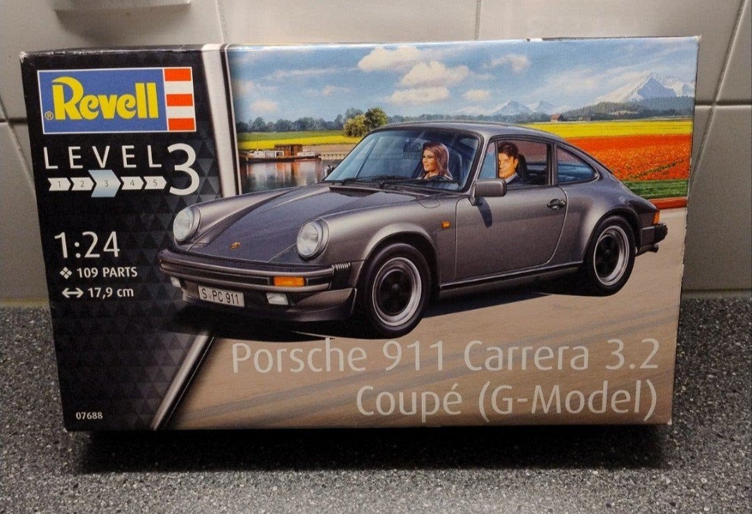 Revell 1/24 Porsche 911 Carrera 3.2 Coupé nieuw, Auto, Revell, Groter dan 1:32, Nieuw