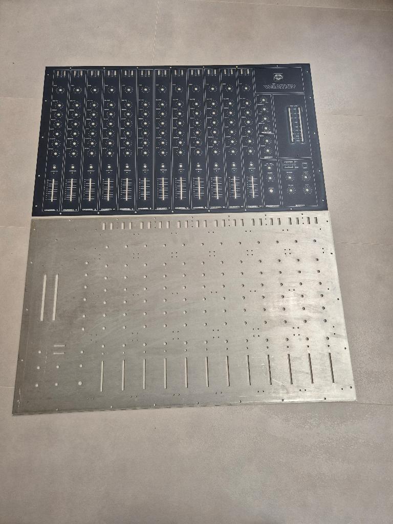 Aluminium frontpaneel voor 12 kanaals mengpaneel 80 x 48 cm, Muziek en Instrumenten, Mengpanelen, Ophalen of Verzenden, Nieuw