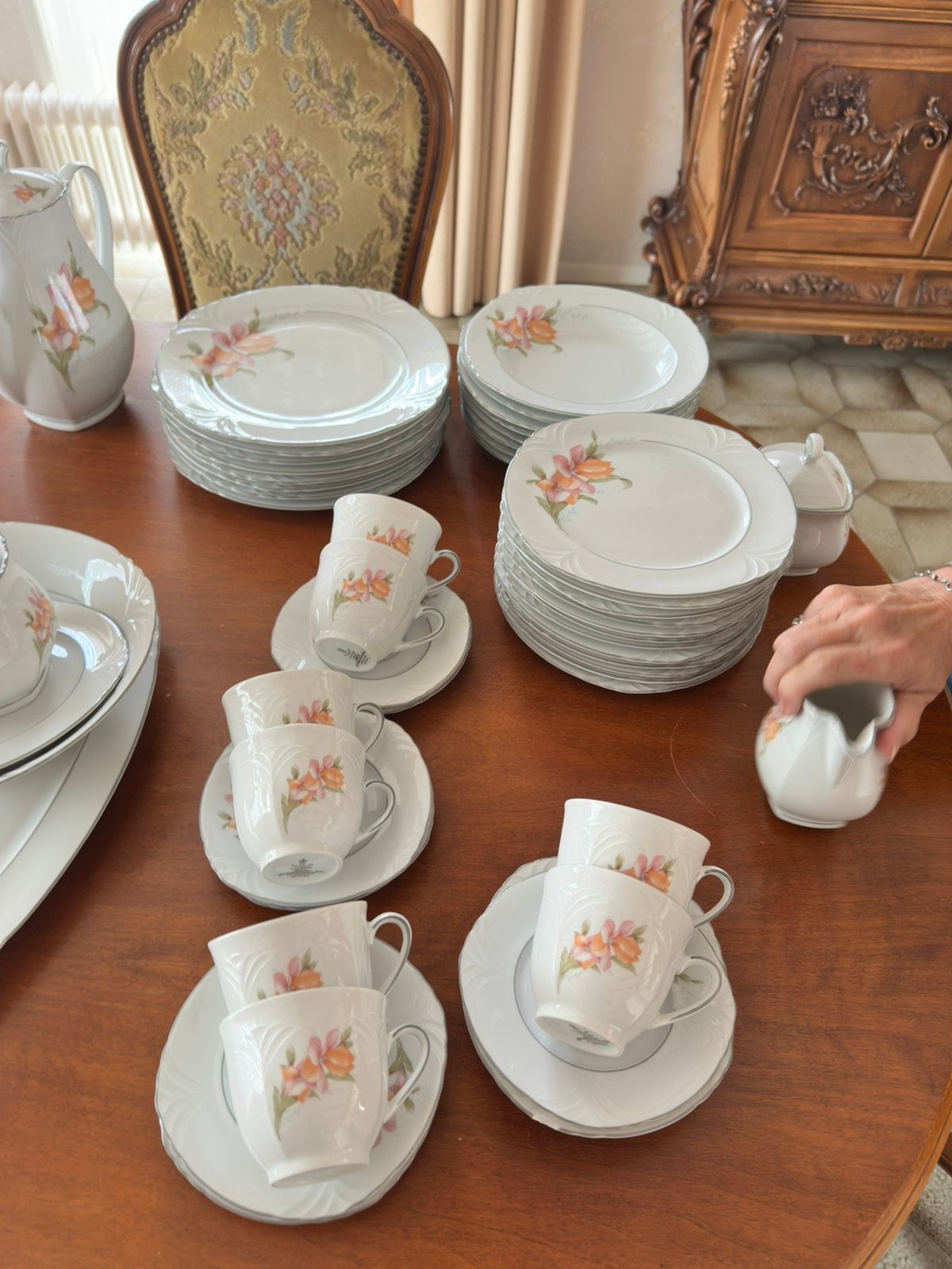 Uitgebreide serviesset met koffieserviesset, Antiek en Kunst, Ophalen