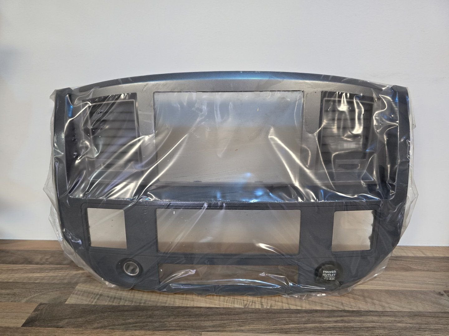 Mopar Instrument Panel Bezel – Dodge Ram 2006-2009 – Nieuw, Gebruikt, -, -, Ophalen of Verzenden