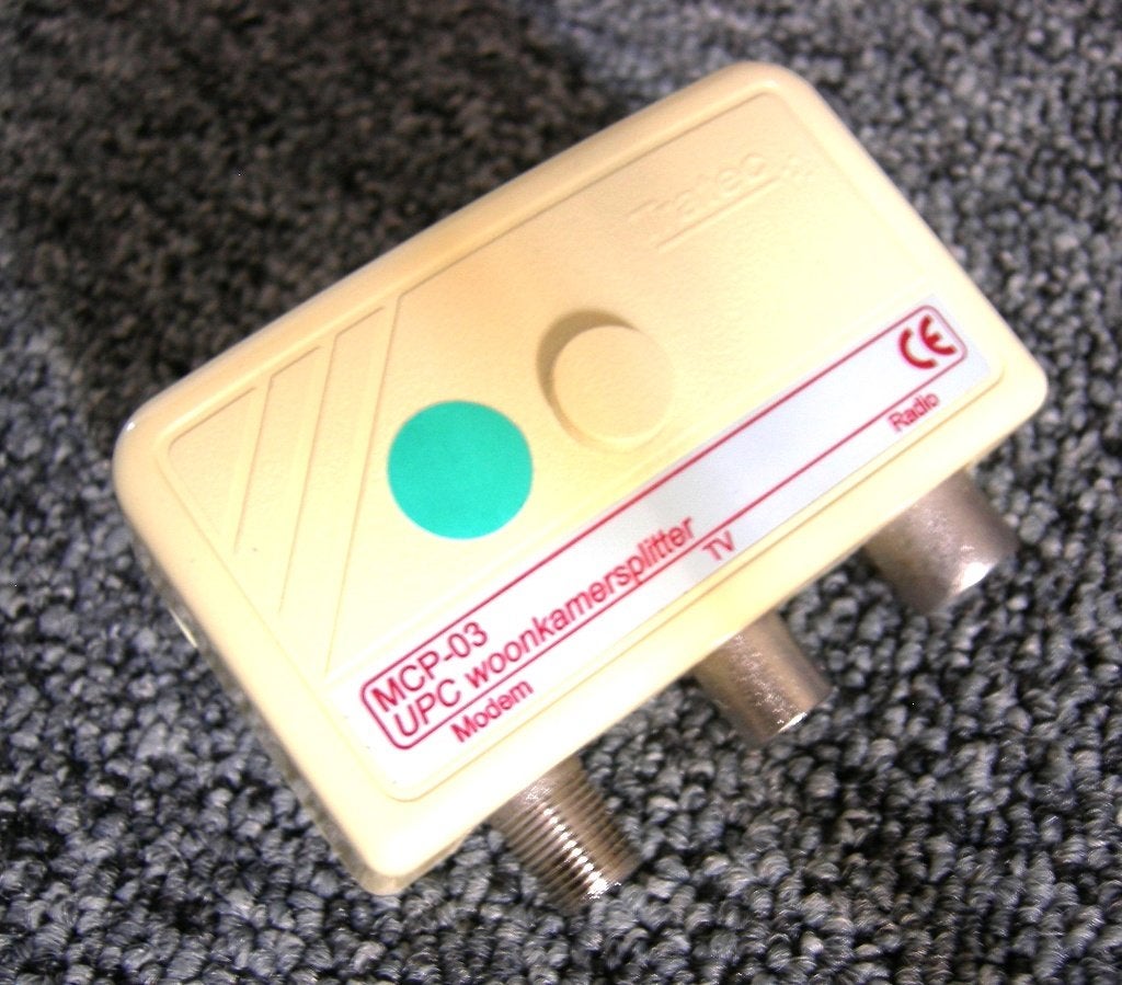 Tratec MCP-03 UPC woonkamersplitter / woonkamer splitter., Ophalen of Verzenden, Zo goed als nieuw, Minder dan 2 meter, Coaxiale kabel