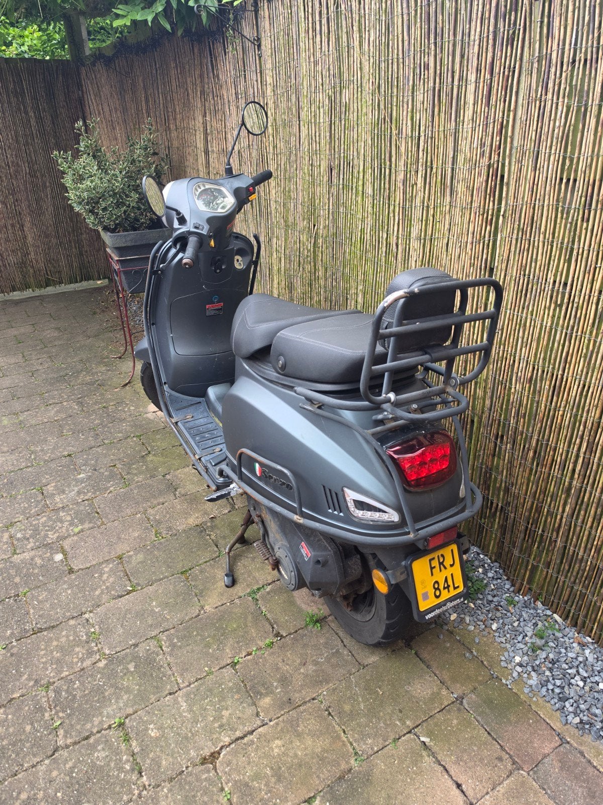 Senzo 45 km scooter, Fietsen en Brommers, Snorfietsen en Snorscooters, Ophalen, Gebruikt, Benzine, Overige merken