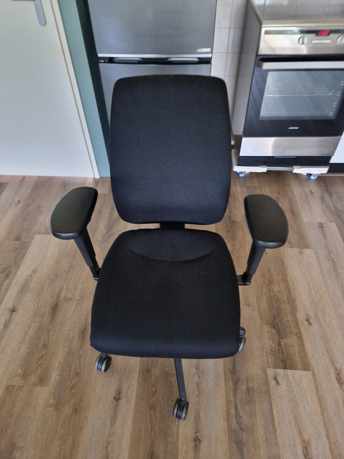 Giroflex 68 NEN-1335 Ergonomische Bureaustoel, Ophalen, Zwart, Zo goed als nieuw, Bureaustoel