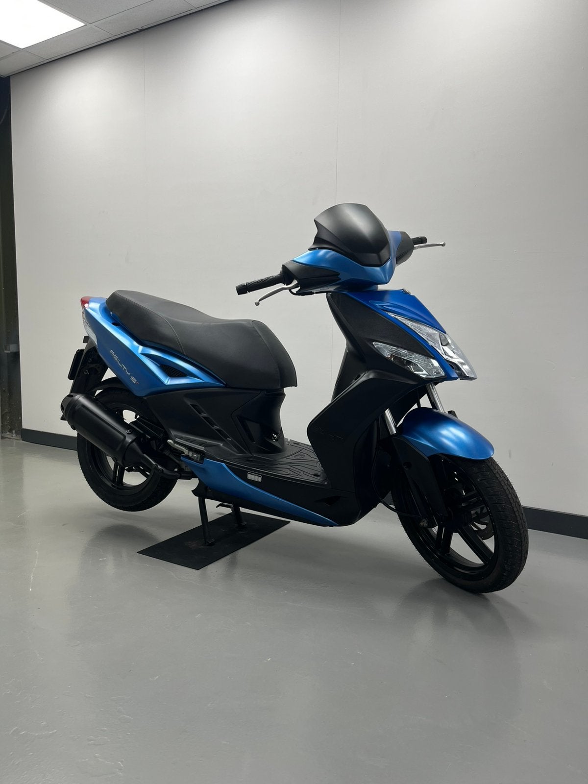 Kymco agility 50 16+ 4T, Ophalen, Maximaal 45 km/u, Zo goed als nieuw, 50 cc