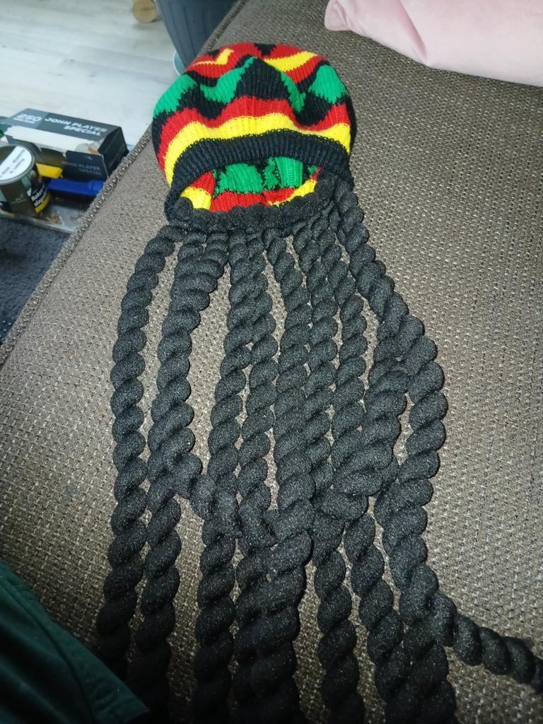 Rasta Muts met Dreadlocks - One Size Fits All, Hoed, One size fits all, Ophalen of Verzenden, Onbekend