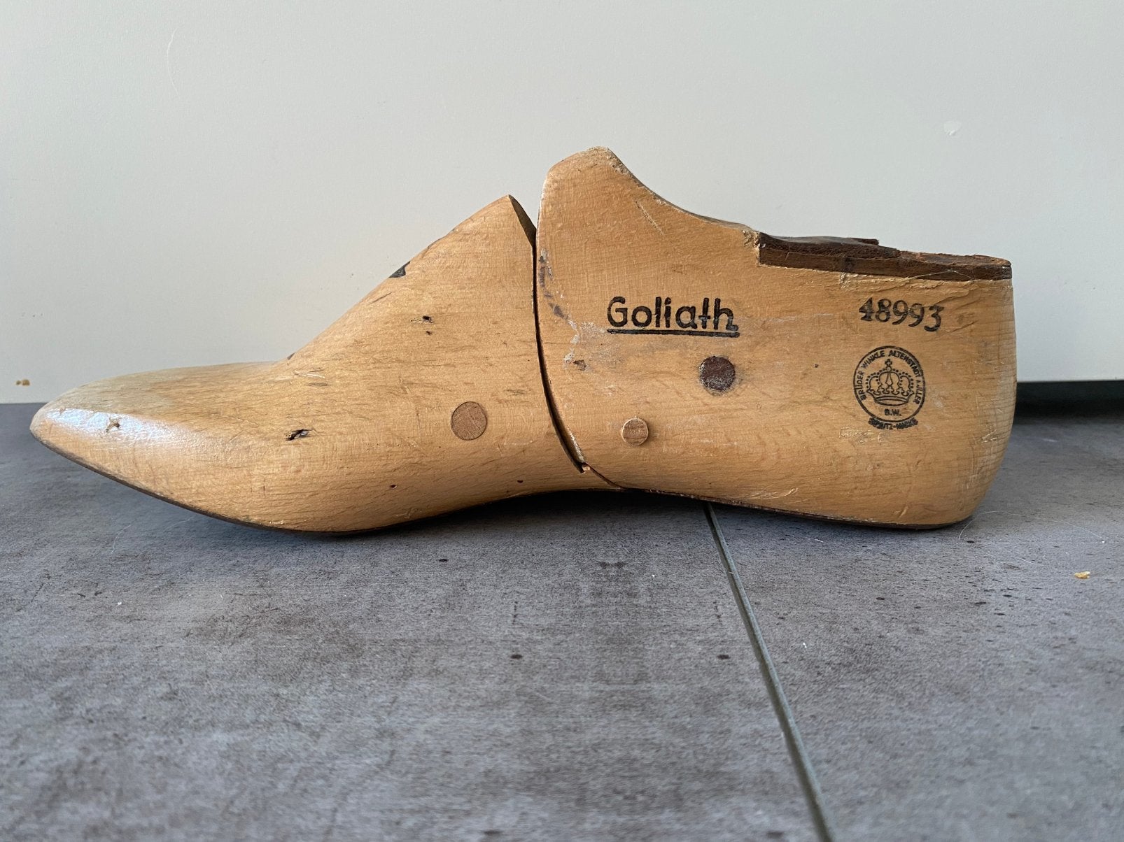 Antieke schoenleest Goliath, Verzenden