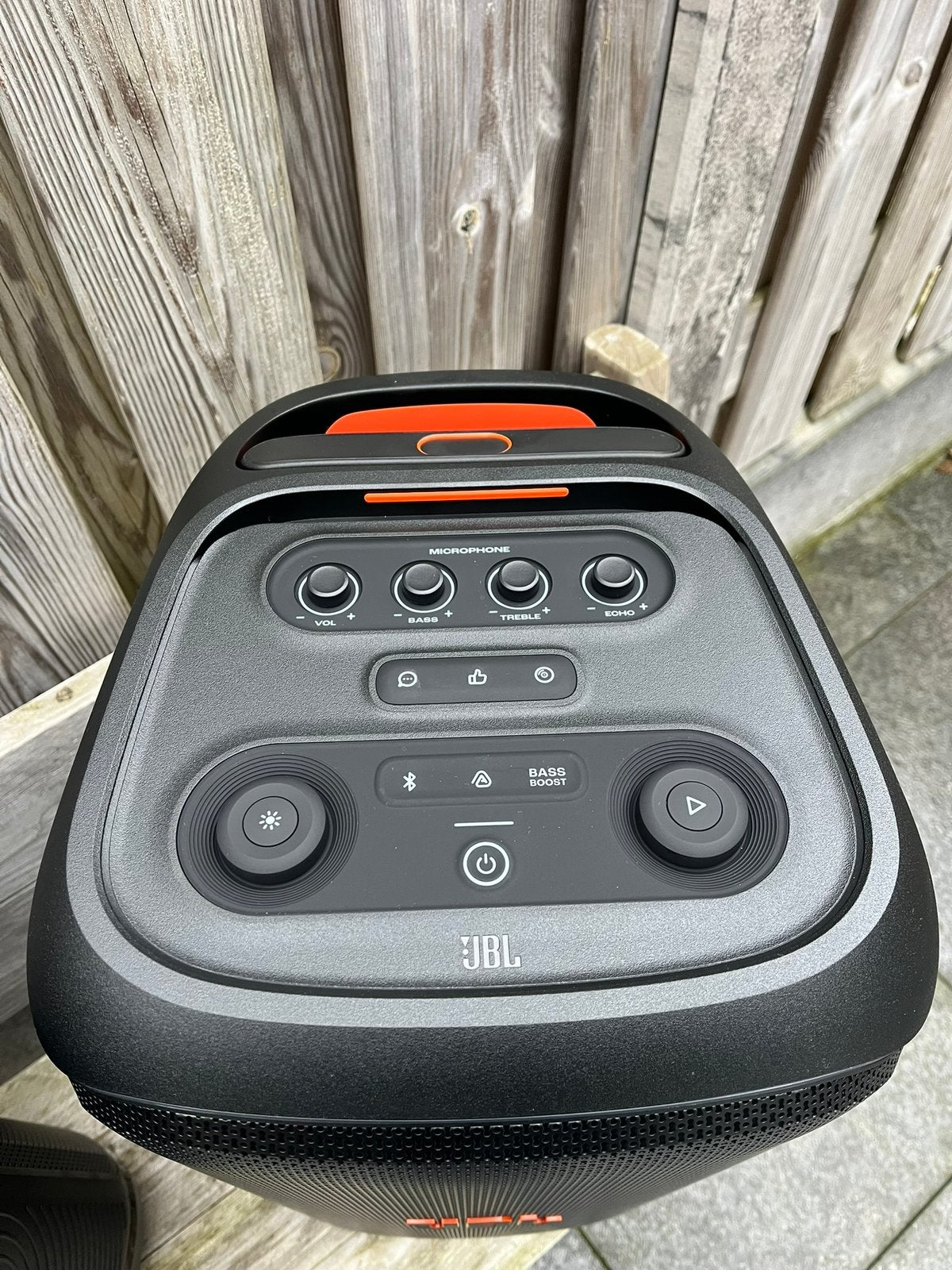 Foto 6 van Te Huur JBL Partyboxen 320
