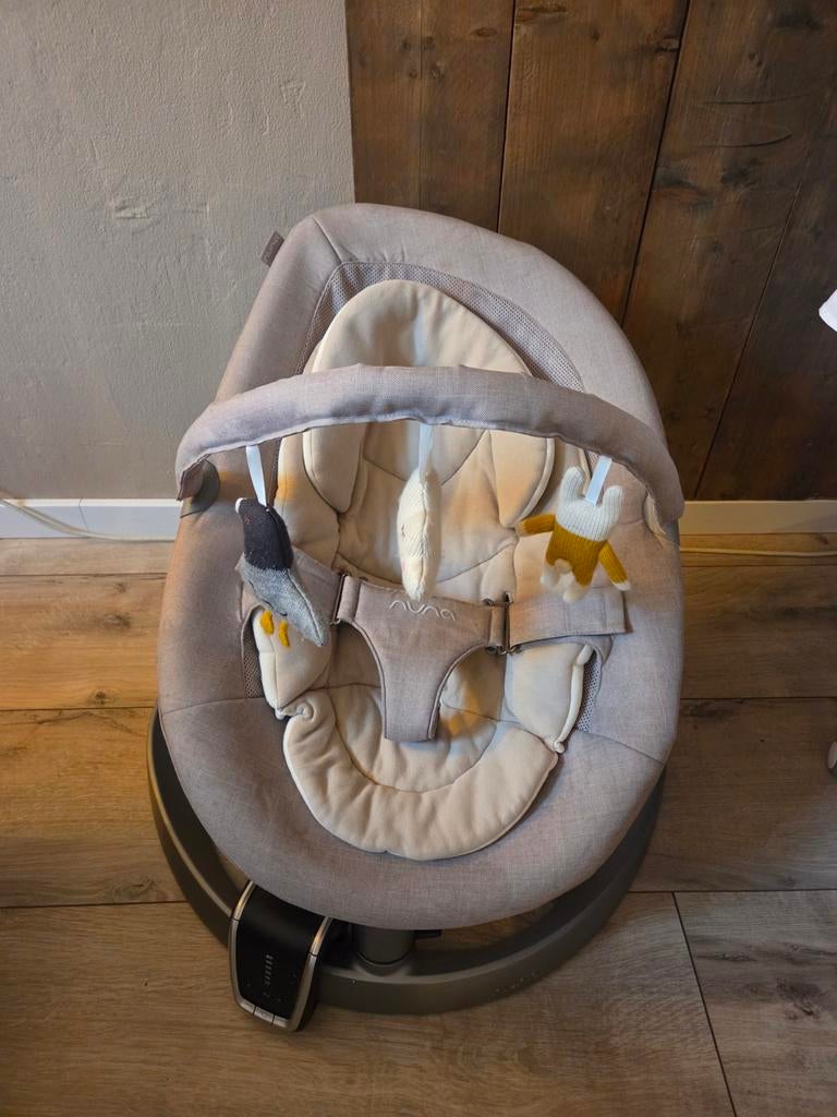 Nuna Leaf wipstoel incl. accessoires – beige ️, Ophalen, Zo goed als nieuw