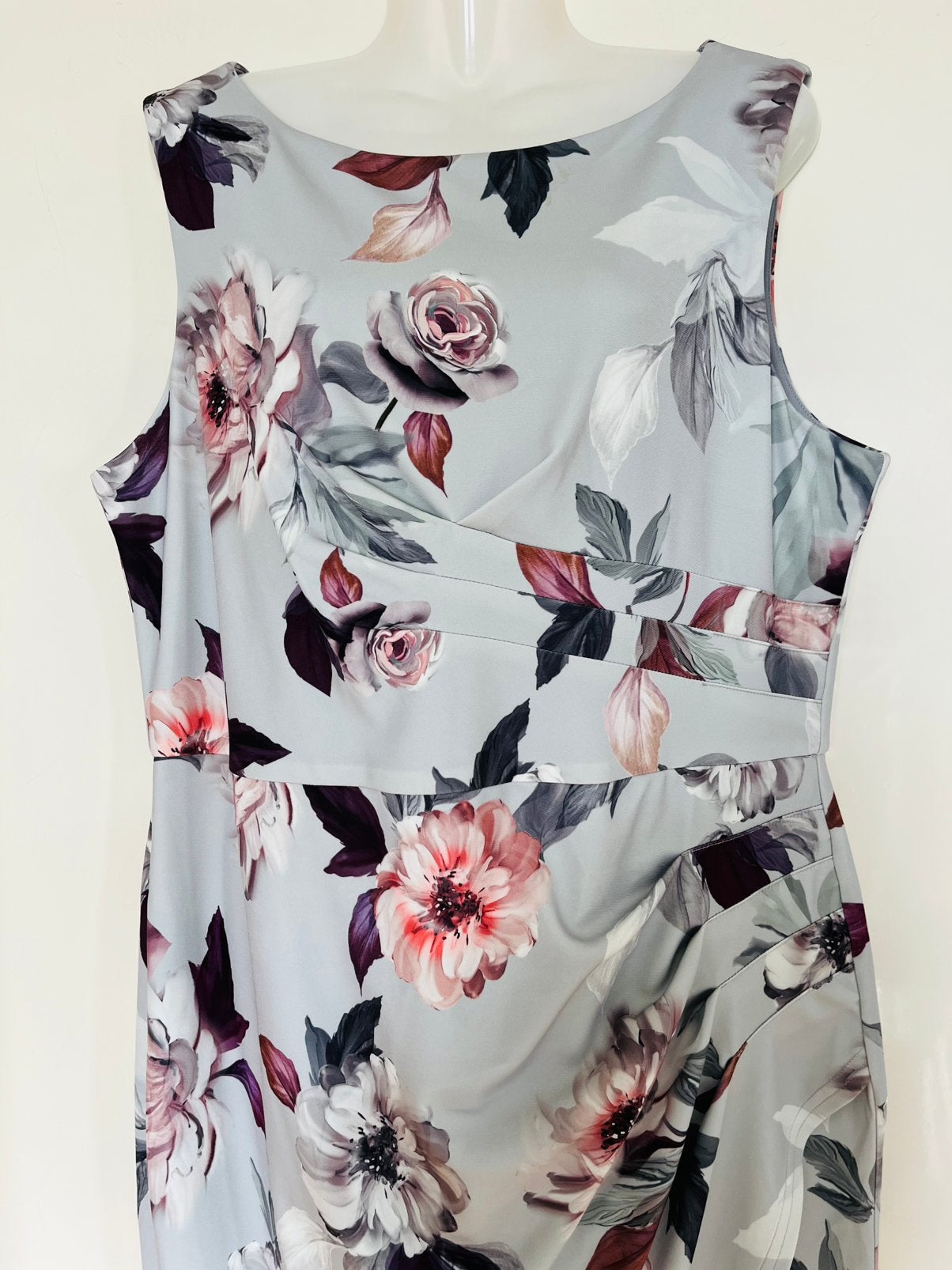 Joseph Ribkoff zilvergrijze jurk maat 44(v), Kleding | Dames, Jurken, Maat 42/44 (L), Ophalen of Verzenden, Zo goed als nieuw