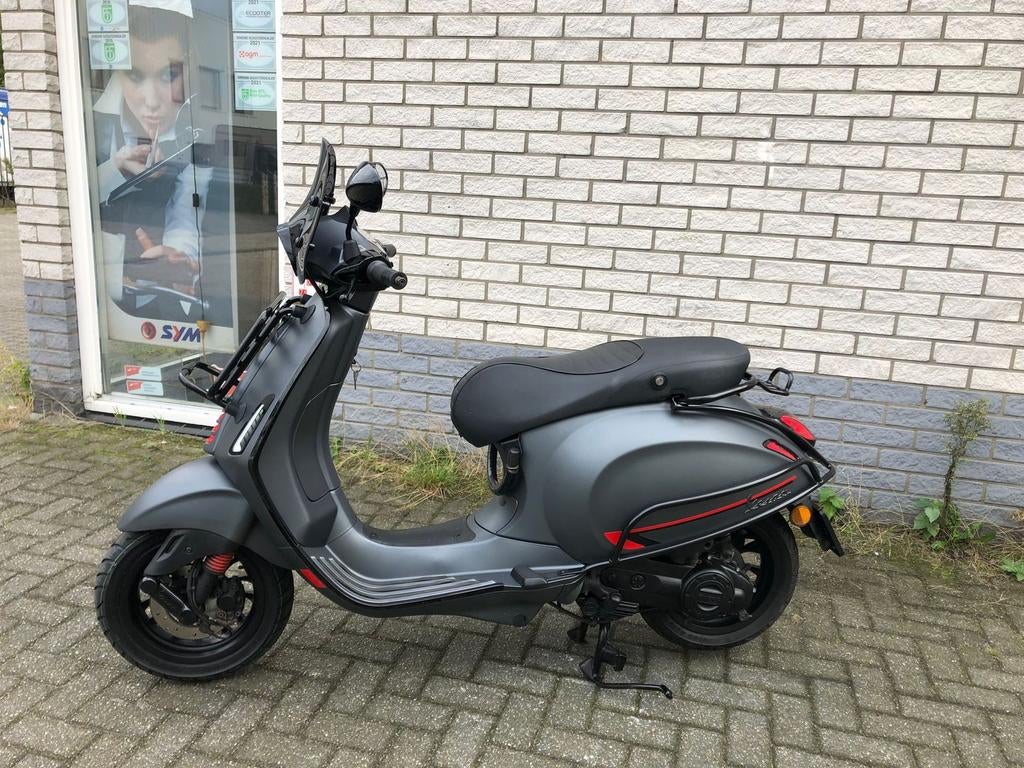 HELE DIKKE: VESPA SPRINT S 45KM MAT GREY BJ2021 8000 VOL, VESPA, Onbekend, Onbekend, Vespa
