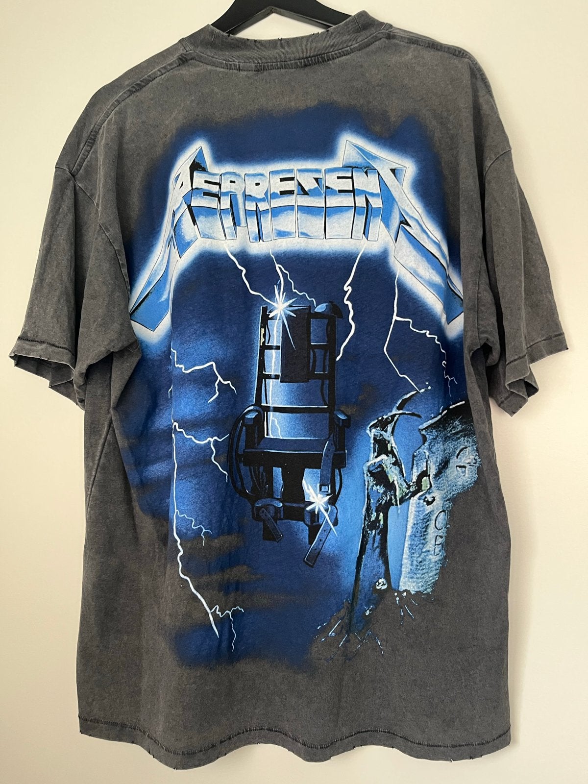 Represent x Metallica Ride the Lightning T-shirt, Ophalen of Verzenden, Zo goed als nieuw, Overige maten, Grijs