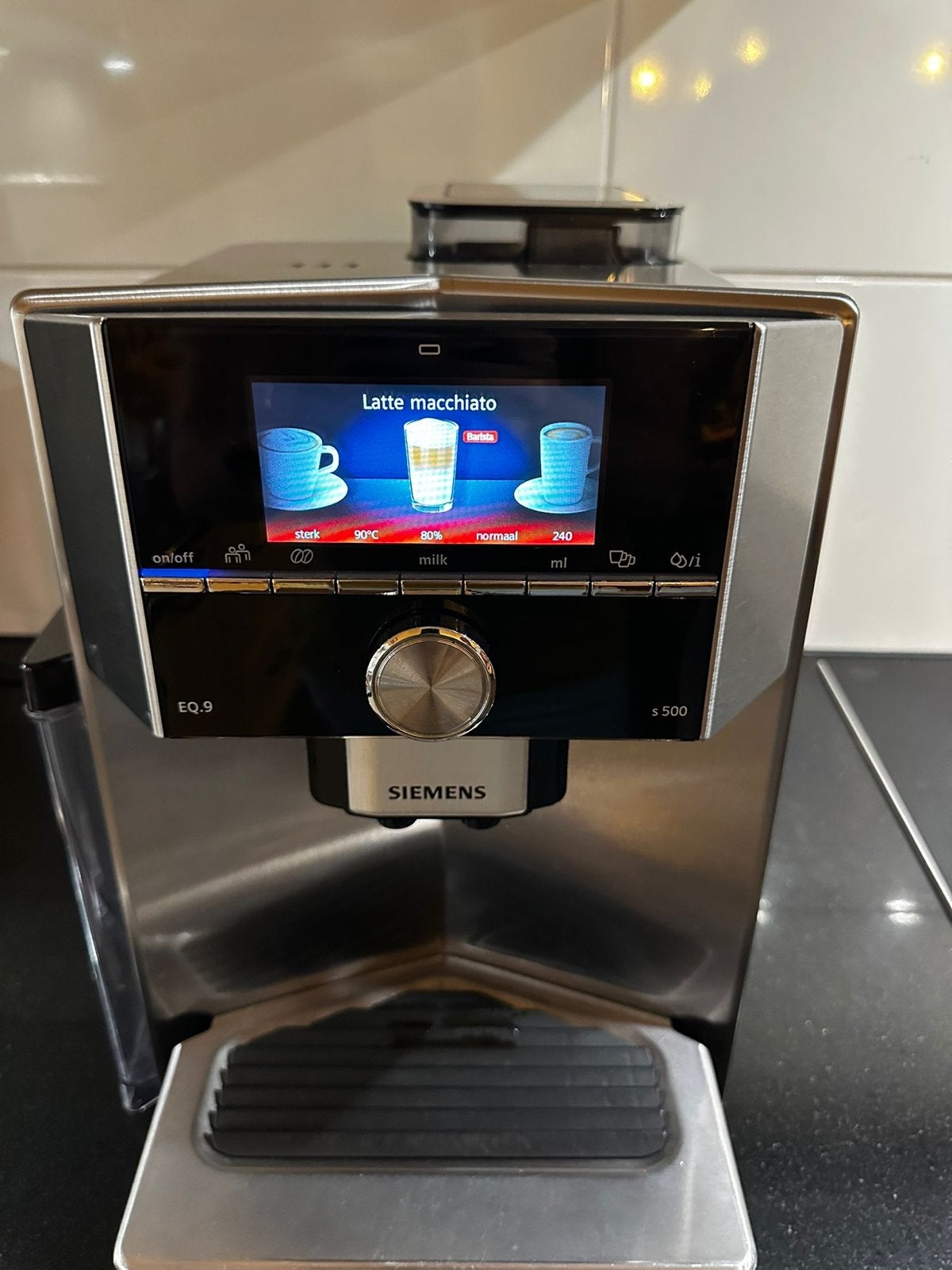 Siemens EQ.9 S500 espressomachine (gereviseerd), Witgoed en Apparatuur, Koffiezetapparaten, Afneembaar waterreservoir, Espresso apparaat