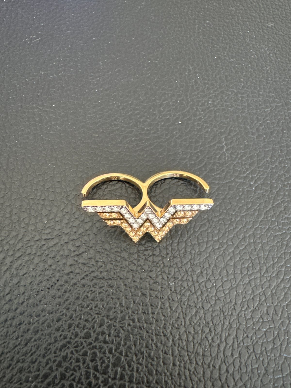 Swarovski Wonder Woman ring - Goudkleurig met kristallen, Met kristal, Overige materialen, Ophalen of Verzenden, Zo goed als nieuw