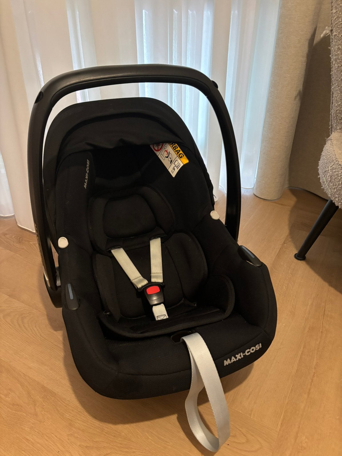 Maxicosi met adapters bugaboo, Ophalen, Autogordel, Zo goed als nieuw, 0 t/m 13 kg