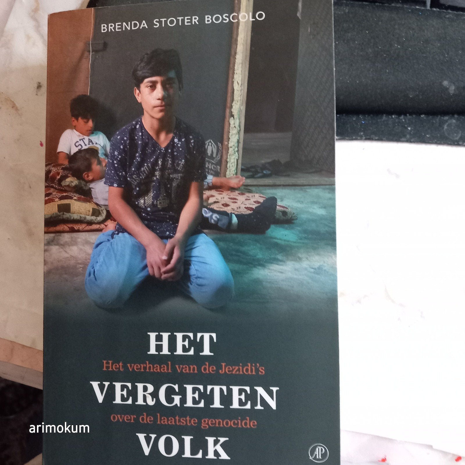 Het Vergeten Volk - Brenda Stoter Boscolo (Gesigneerd), Ophalen of Verzenden, Zo goed als nieuw, Brenda Stoter Boscolo, Nederland