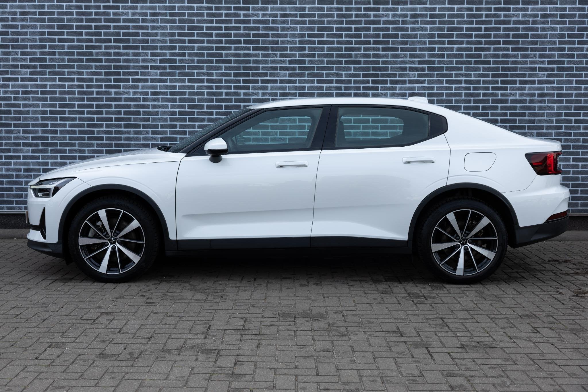 Polestar 2 Standard Range Single Motor 63kWh | Achteruitrijc, Auto's, Polestar 2, Gebruikt, Origineel Nederlands, 420 min