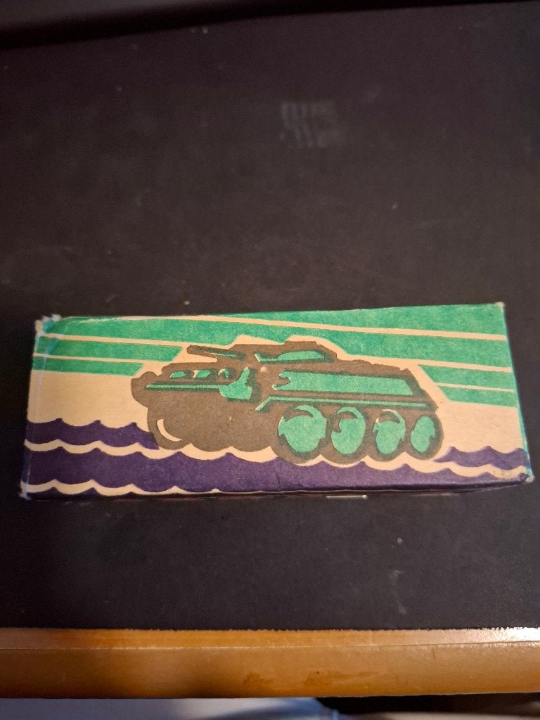 Leger voertuig russisch bmp, Hobby en Vrije tijd, Modelbouw | Auto's en Voertuigen, Overige merken, Tank, 1:32 tot 1:50, Nieuw