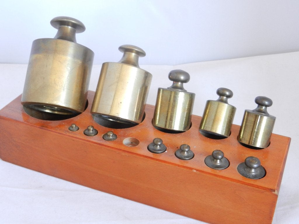 12 gewichten met houten blok, Antiek en Kunst, Ophalen of Verzenden, Koper