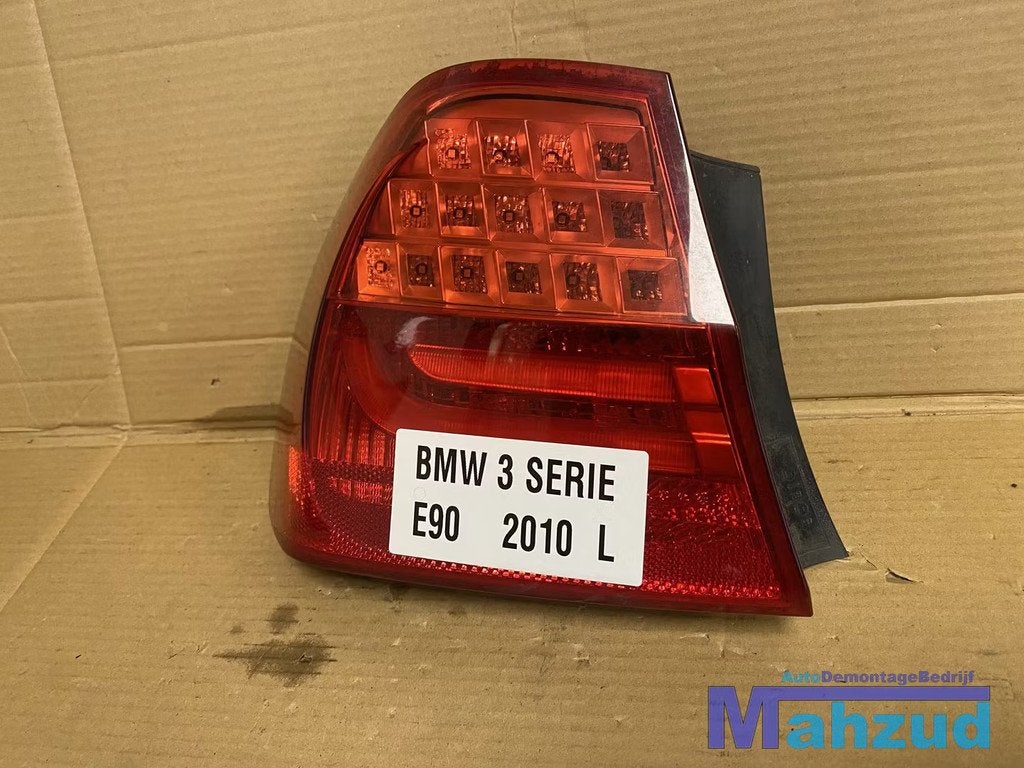 BMW 3 SERIE E90 LCI Links buiten achterlicht 2004-2012, Auto-onderdelen, Verlichting, Petuelring 130
80788  Munich, DE, Gebruikt