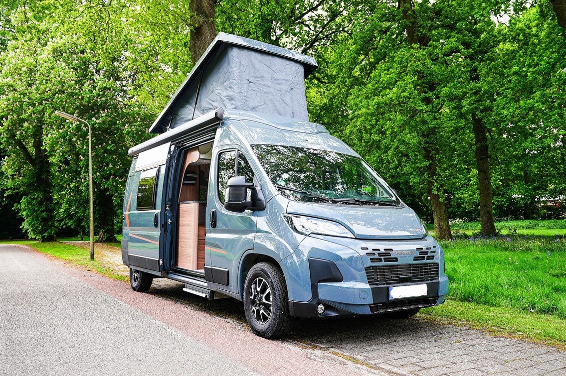 Weinsberg CaraBus 600 MQ Edition Fire Verwacht (bj 2025), Caravans en Kamperen, Bedrijf, Info@deklerkcaravans.nl, 5 tot 6 meter