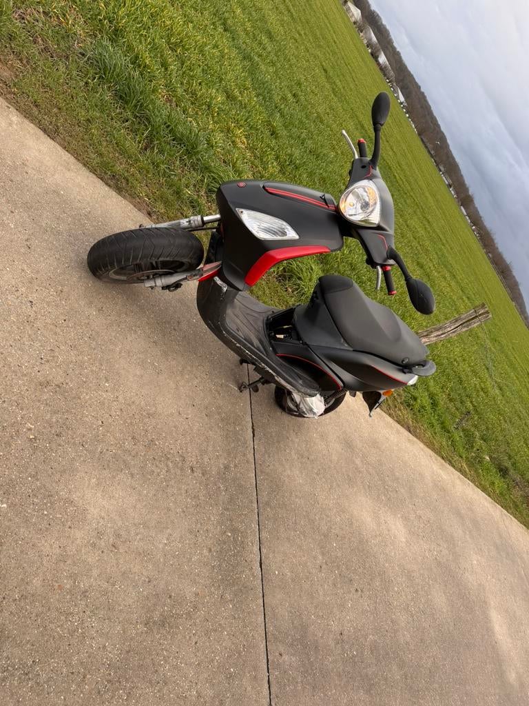 Piaggio fly 70cc, Fietsen en Brommers, 70 cc, Zo goed als nieuw, Ophalen, Overige merken