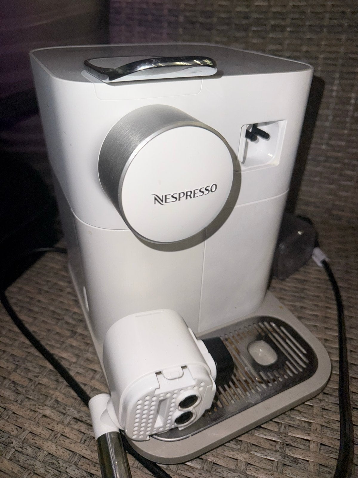 Nespresso De'Longhi koffiemachine, Witgoed en Apparatuur, Koffiemachine, Ophalen of Verzenden, Niet werkend, Koffiepads en cups