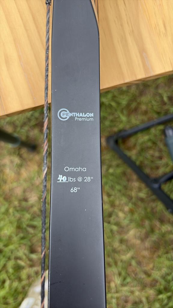 Penthalon Omaha Longbow 40 lbs @ 28" - 68", Ophalen of Verzenden, Zo goed als nieuw, Longbow