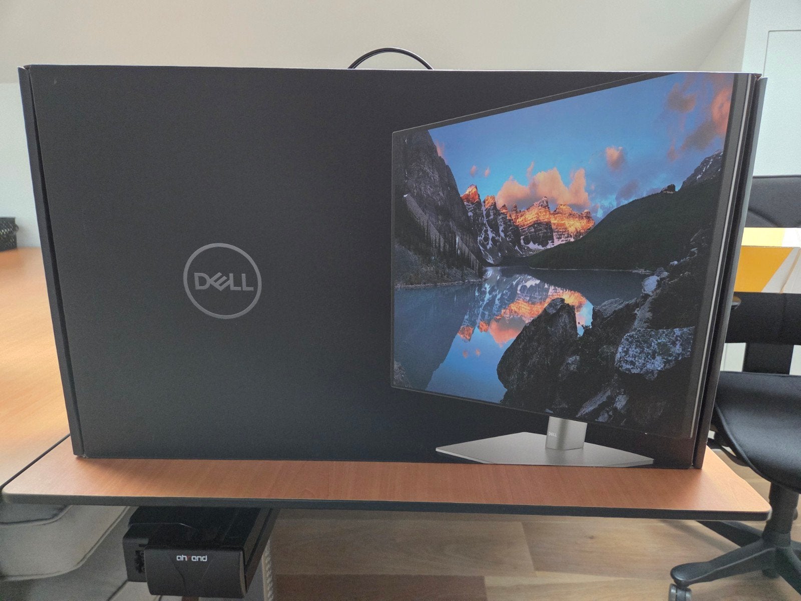DELL UltraSharp 24 inch monitor, Ophalen, In hoogte verstelbaar, Nieuw, DELL