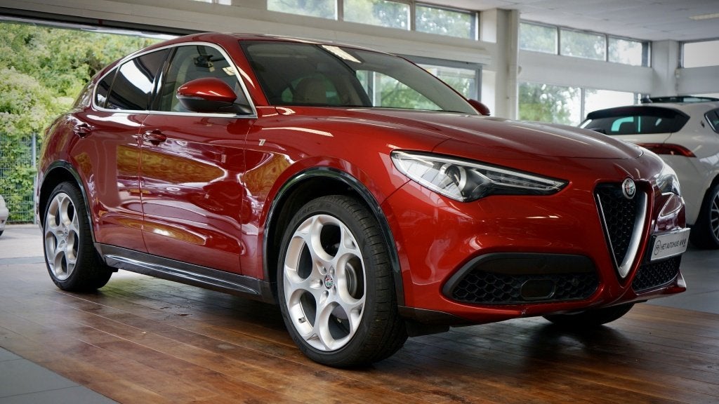 Alfa Romeo Stelvio 2.0 T AWD 6C Vd'Este | Speciale editie |, Auto's, Automaat, 4 cilinders, Leder, Lichtsensor