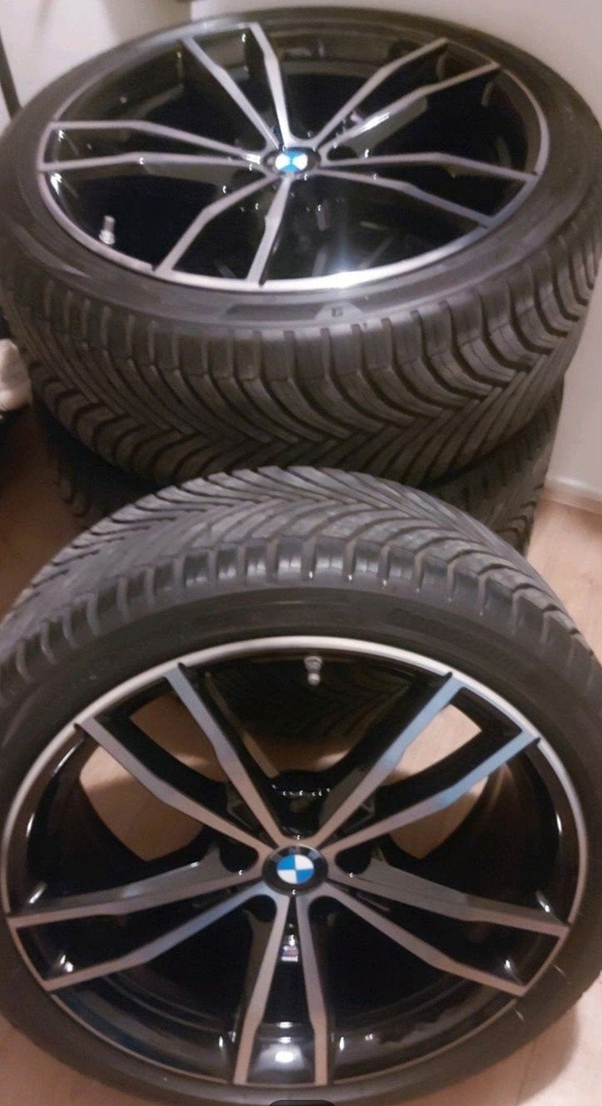 BMW 19 INCH BREEDSET MET *CODERING BANDEN, Ophalen