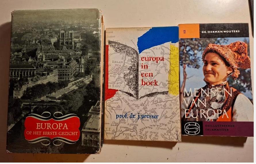 3 boeken over Europa, Ophalen of Verzenden, Gelezen, Europa