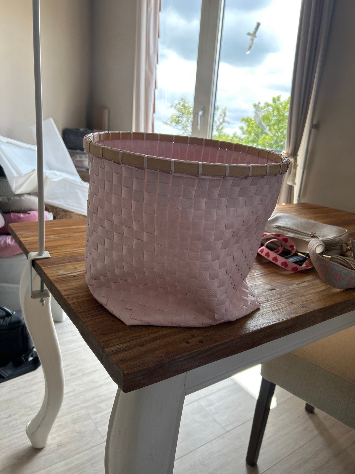 Roze mand - ideaal voor opbergen of decoratie, Ophalen, Kunststof, Gebruikt, Mand