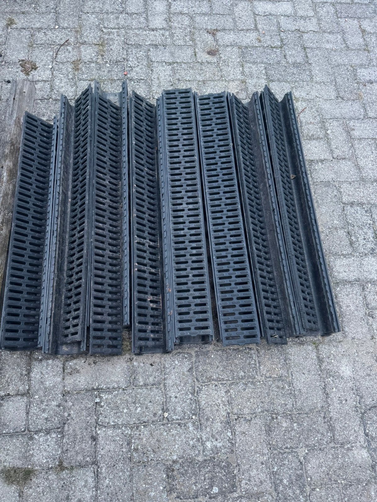 Kunststof goten met rooster, Tuin en Terras, Ophalen, Gebruikt