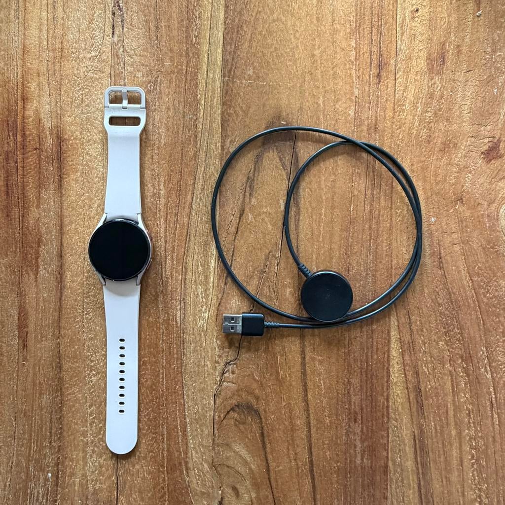 Samsung Galaxy Watch 4 - Rosé Goud - 40MM, Ophalen of Verzenden, Zo goed als nieuw, Roze, Android