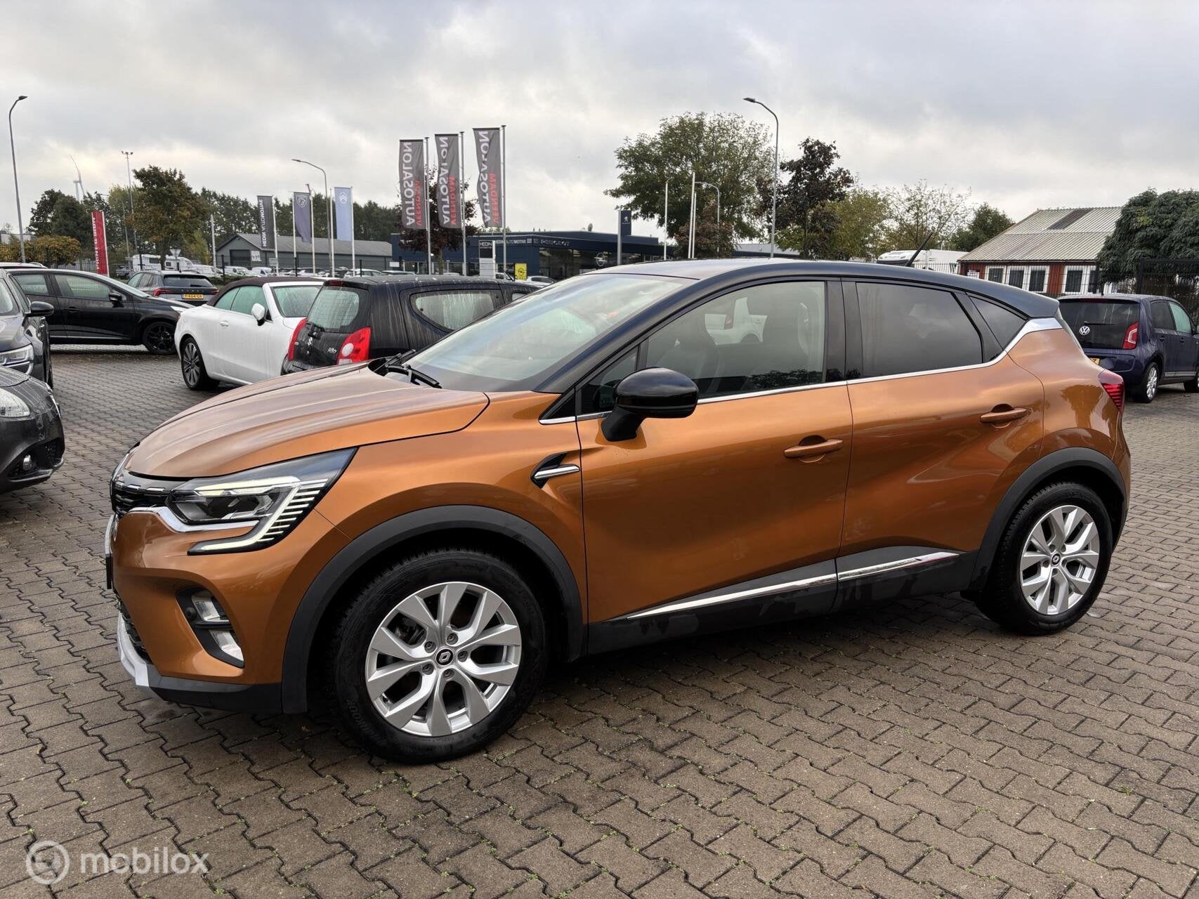 Renault Captur 1.6 E-Tech Hybrid Led Camera Trh ..1EIG, Geheel digitaal combi-instrument, Gebruikt, 715 kg, Leder en Stof