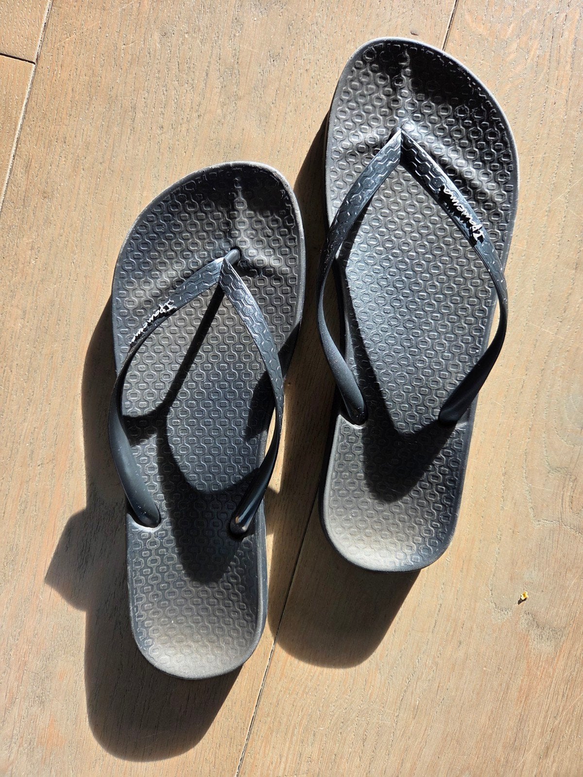 zgan zwarte Ipanema slippers, Ophalen of Verzenden, Zo goed als nieuw, Zwart